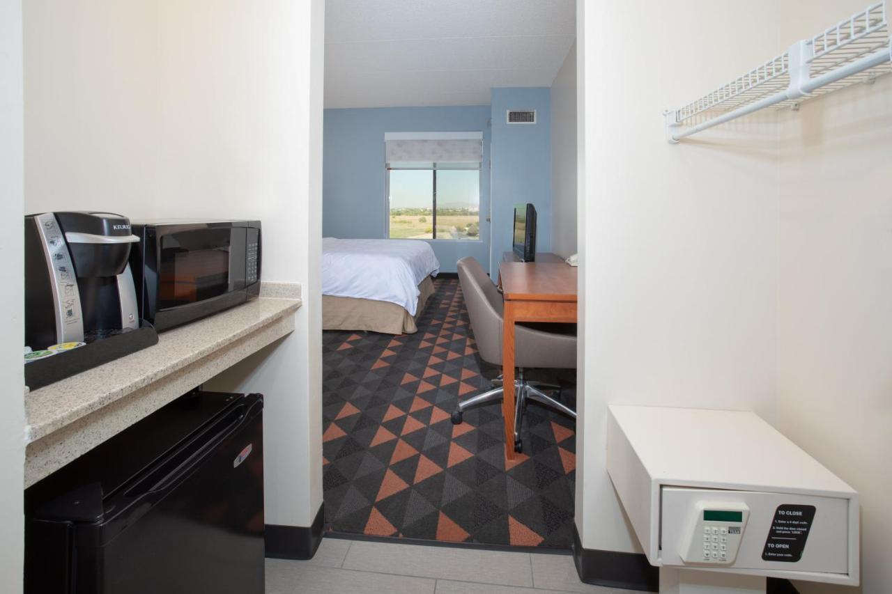 Holiday Inn & Suites Goodyear - West Phoenix Area By Ihg Kültér fotó