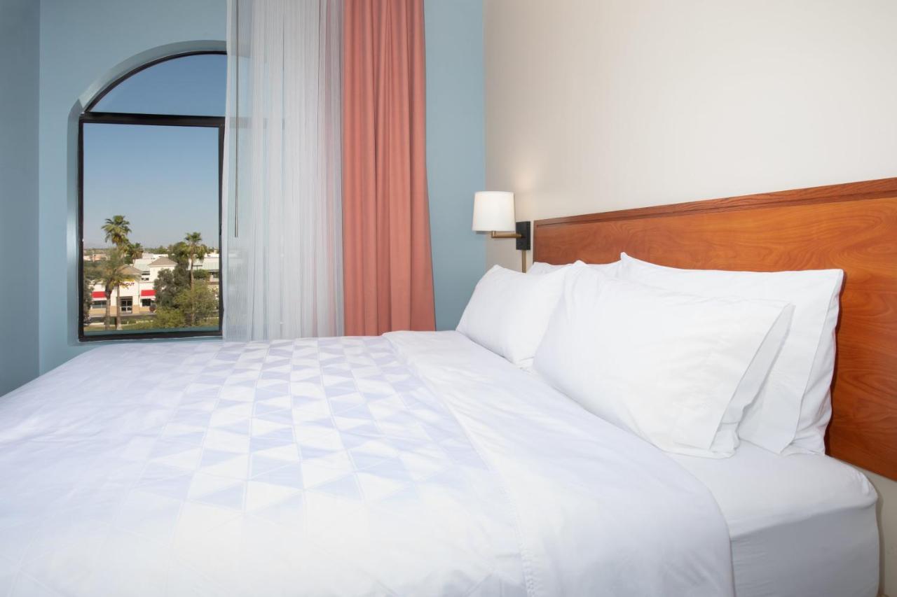 Holiday Inn & Suites Goodyear - West Phoenix Area By Ihg Kültér fotó